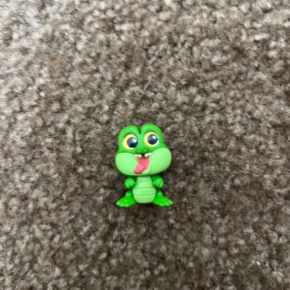 Disney Doorables Series 6 Jeweled Princess Figurine – Peter Pan – Tick Tock Croc - Picture 3 of 4